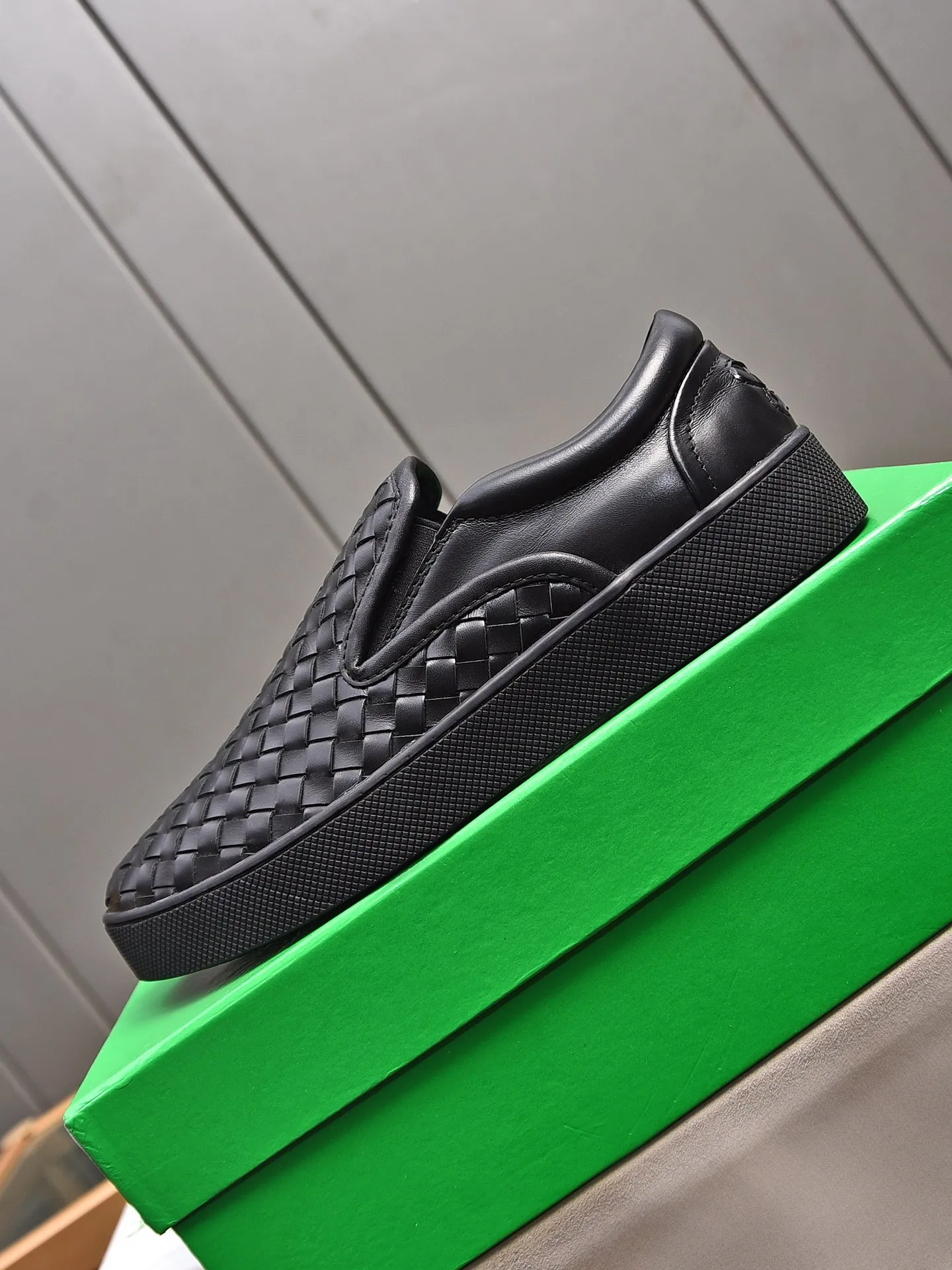 Men's shoes 💰480 [Sleeves series] BOTTEG* VENET* - high-end boutique Size: 38-44 (45 customized) BV new product, first-layer cowhide artificially woven classic style harmoniously blends with contemporary fashion temperament, rubber soles are light and flexible, water-dyed sheepskin pads! [Taobao, Tmall, and live streaming are the first choices]